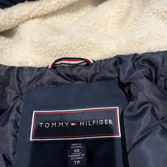BNWOT Tommy Hilfiger Winter Jacket - Picture 4 of 6